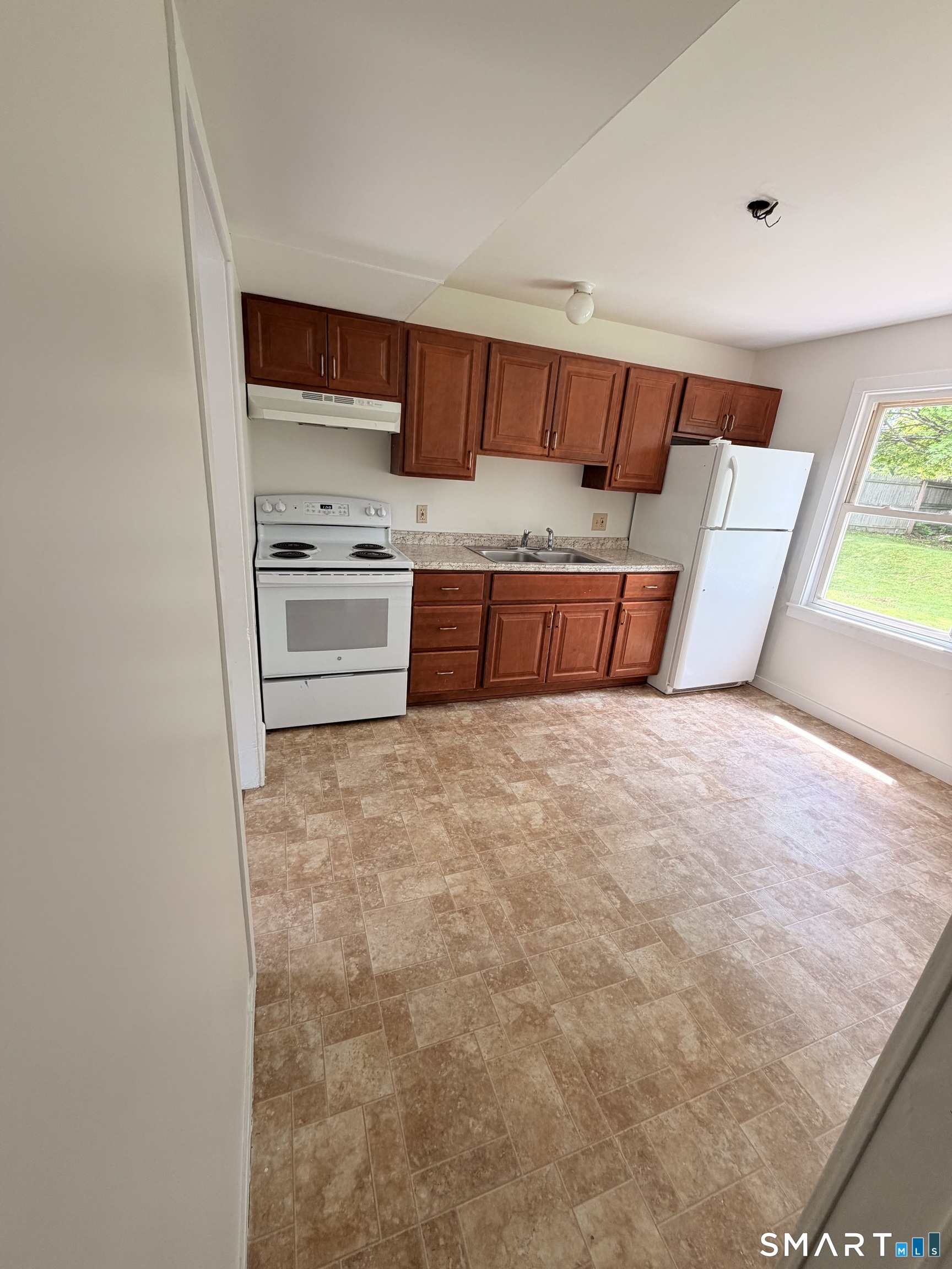 48 Ridgeview Circle New London CT 06320