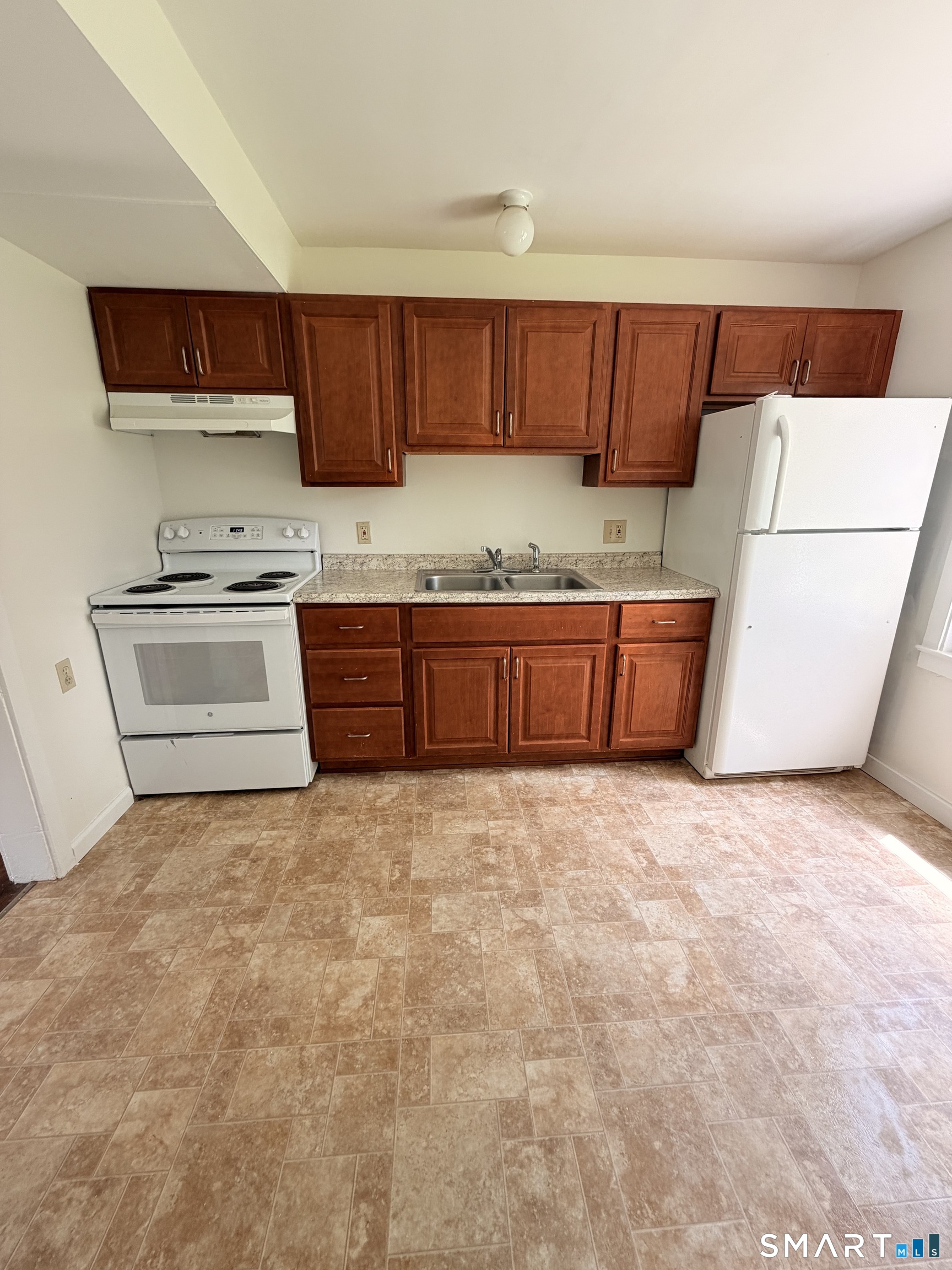 48 Ridgeview Circle New London CT 06320