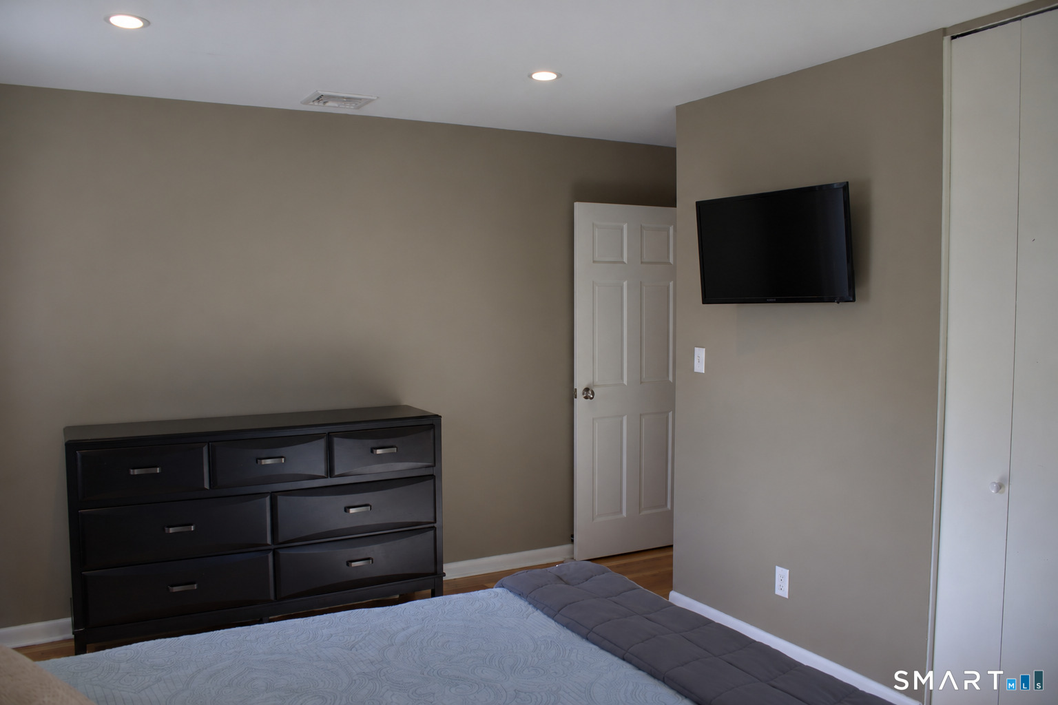 28 Surrey Drive Norwalk CT 06851