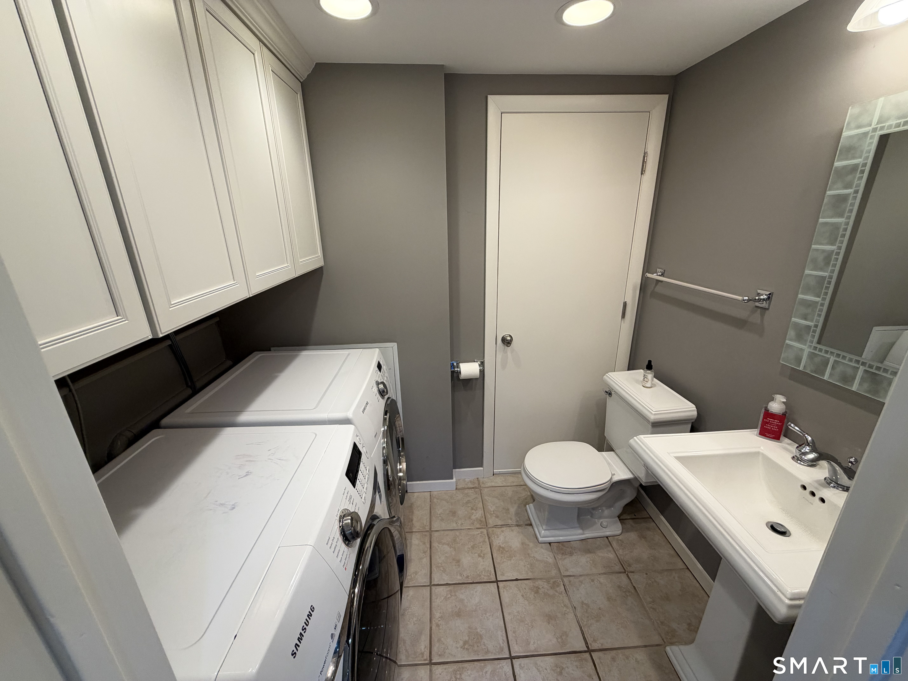 28 Surrey Drive Norwalk CT 06851