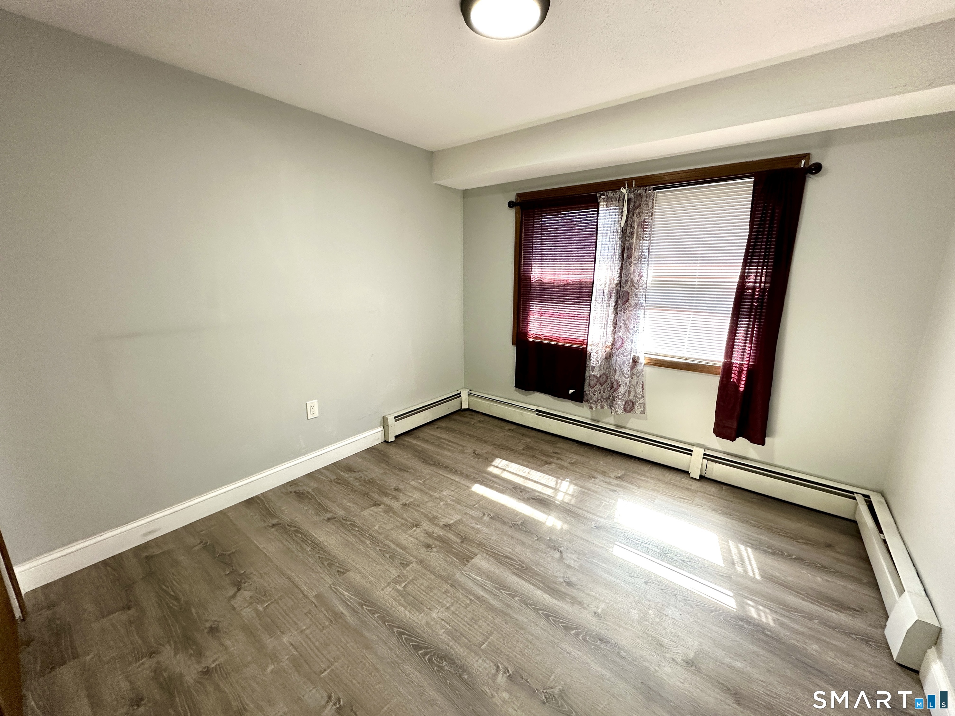 49 Whitworth Street Enfield CT 06082
