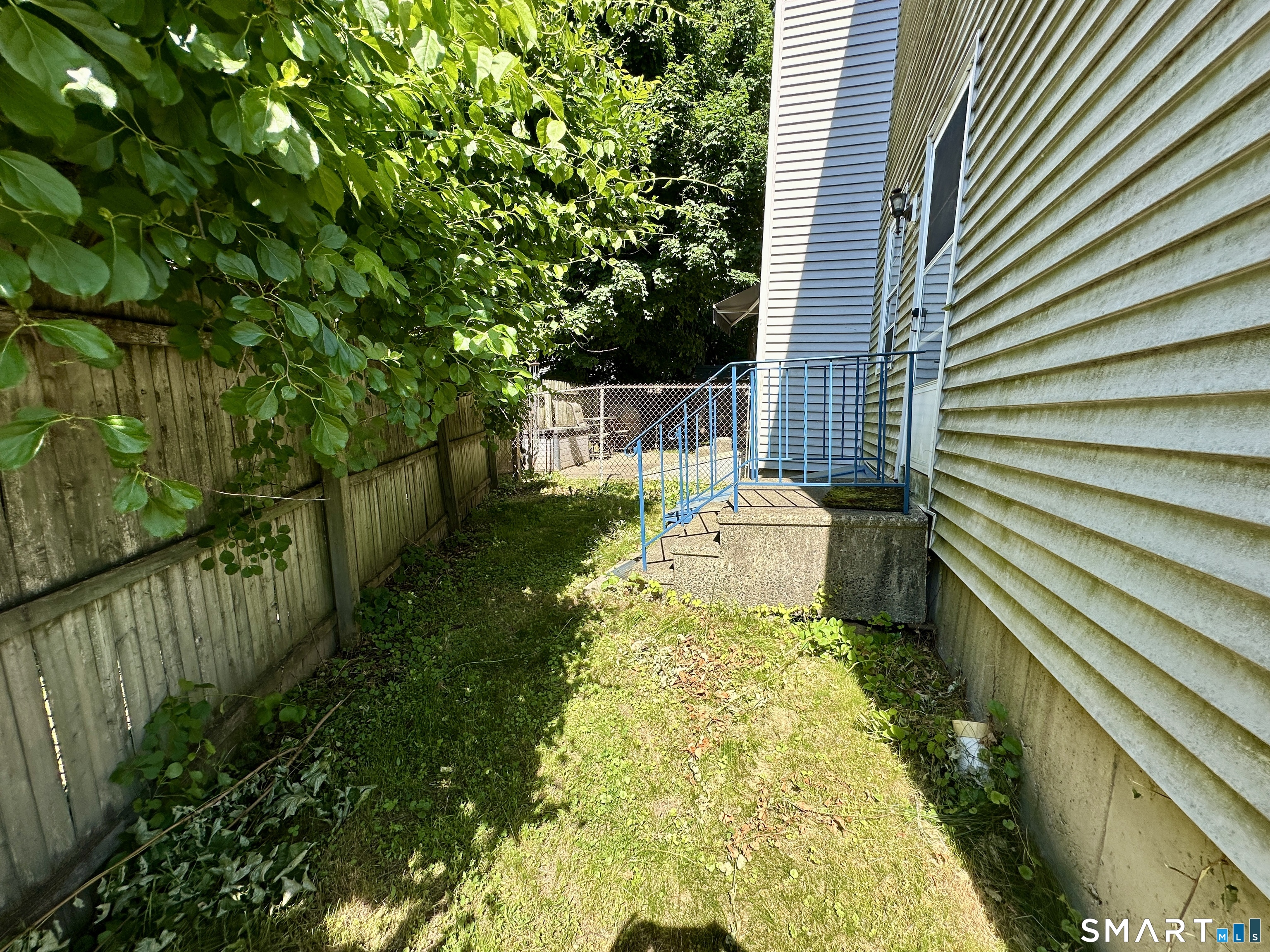 49 Whitworth Street Enfield CT 06082