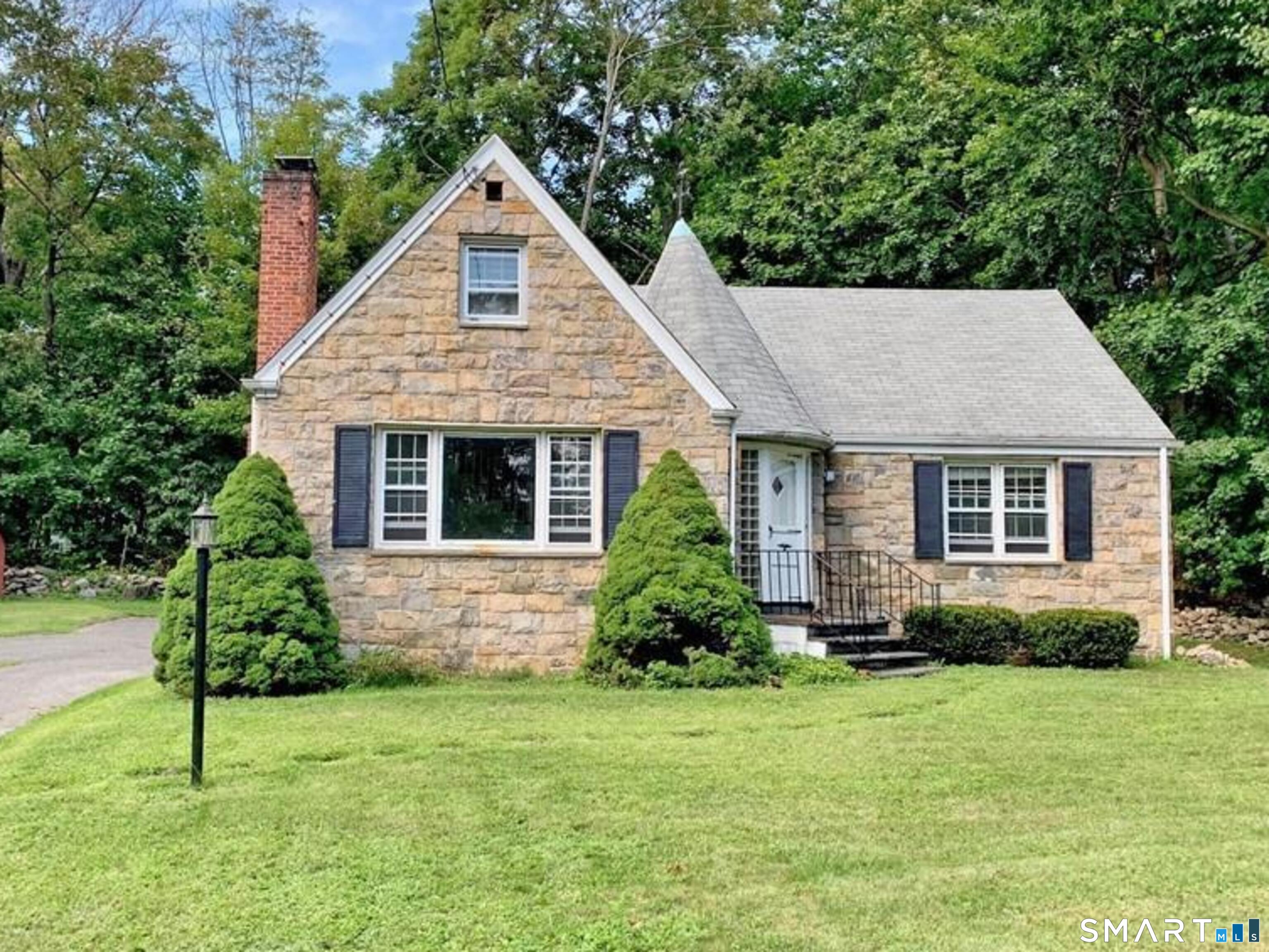 2727 Boston Post Road Darien CT 06820