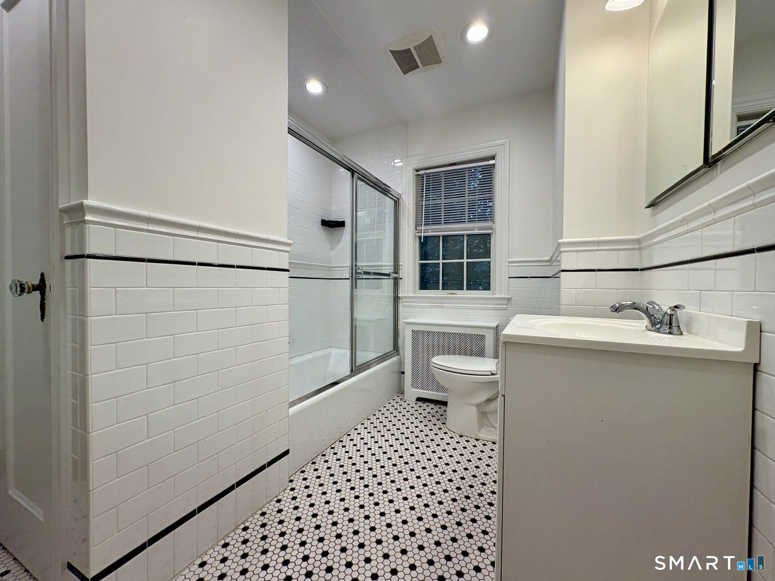 2727 Boston Post Road Darien CT 06820