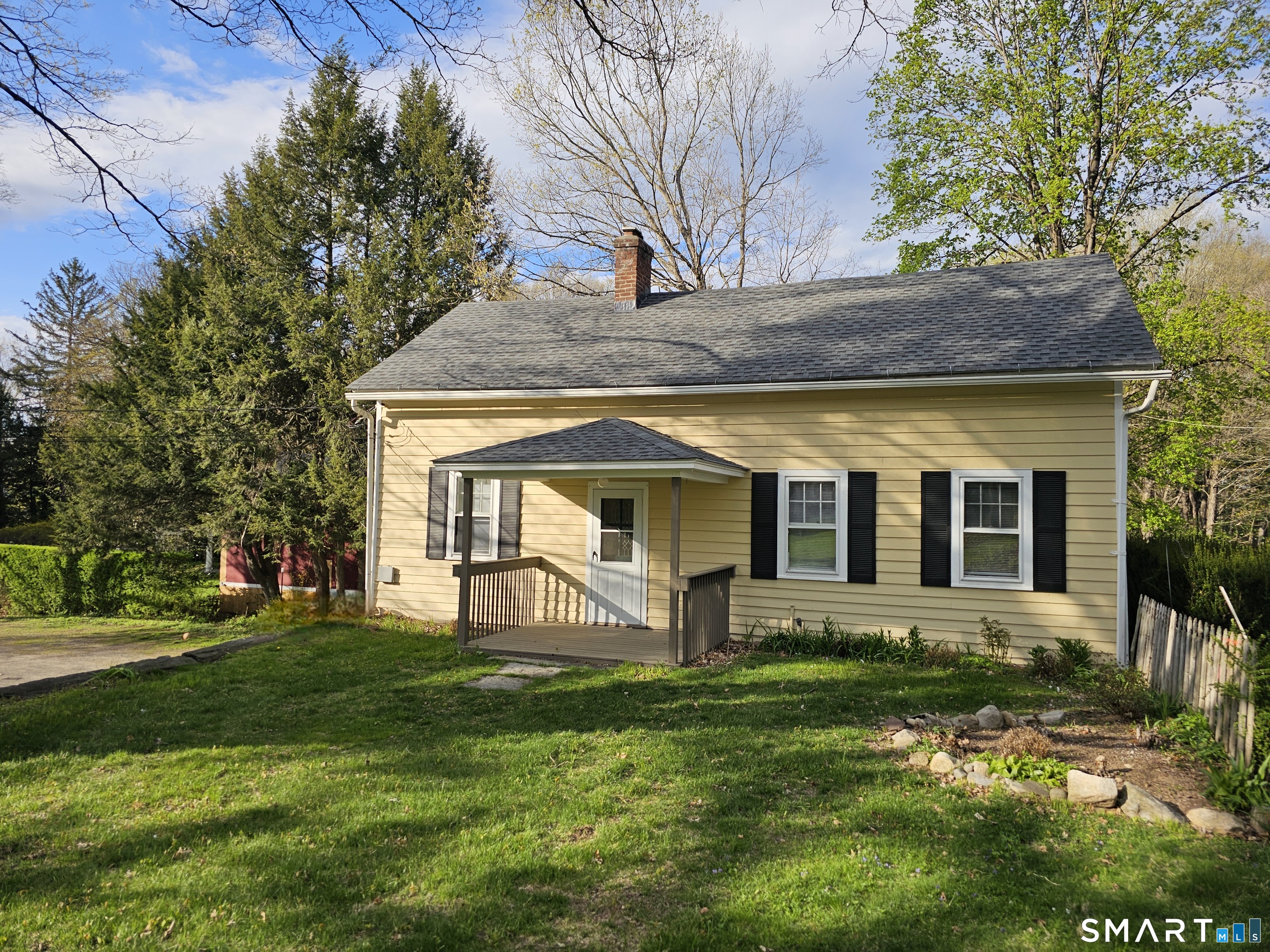 17 Pleasant Street Woodbury CT 06798