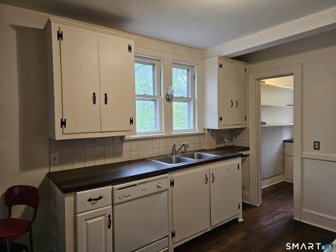 17 Pleasant Street Woodbury CT 06798