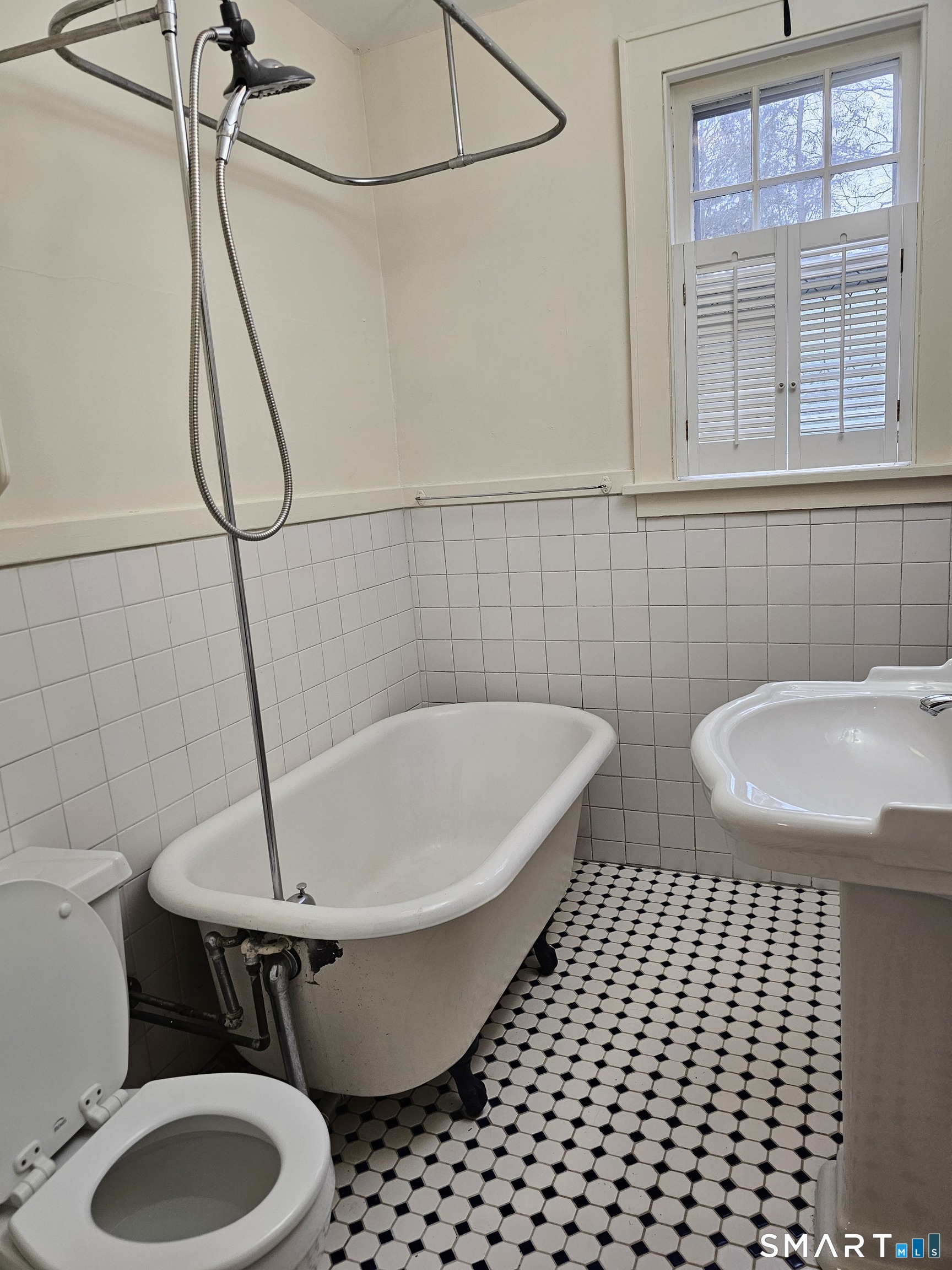 17 Pleasant Street Woodbury CT 06798