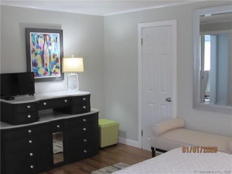 11 Bond Street East Lyme CT 06357