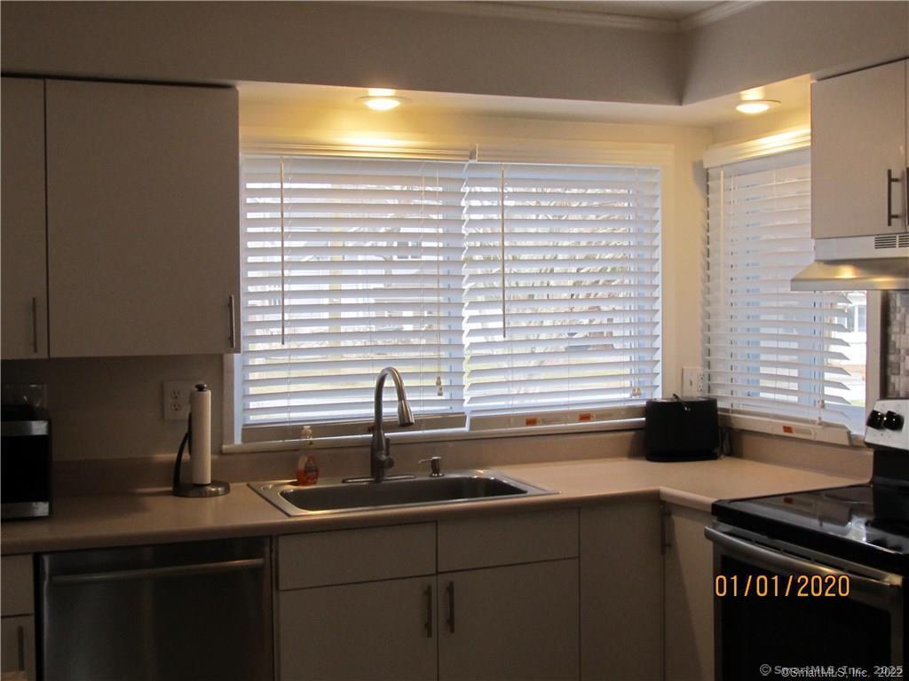 11 Bond Street East Lyme CT 06357