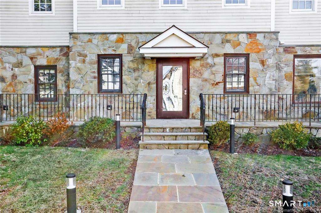 2 Hollyhock Road Wilton CT 06897