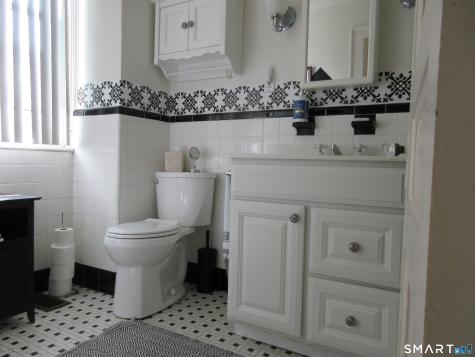 10 Elliott Avenue New London CT 06320
