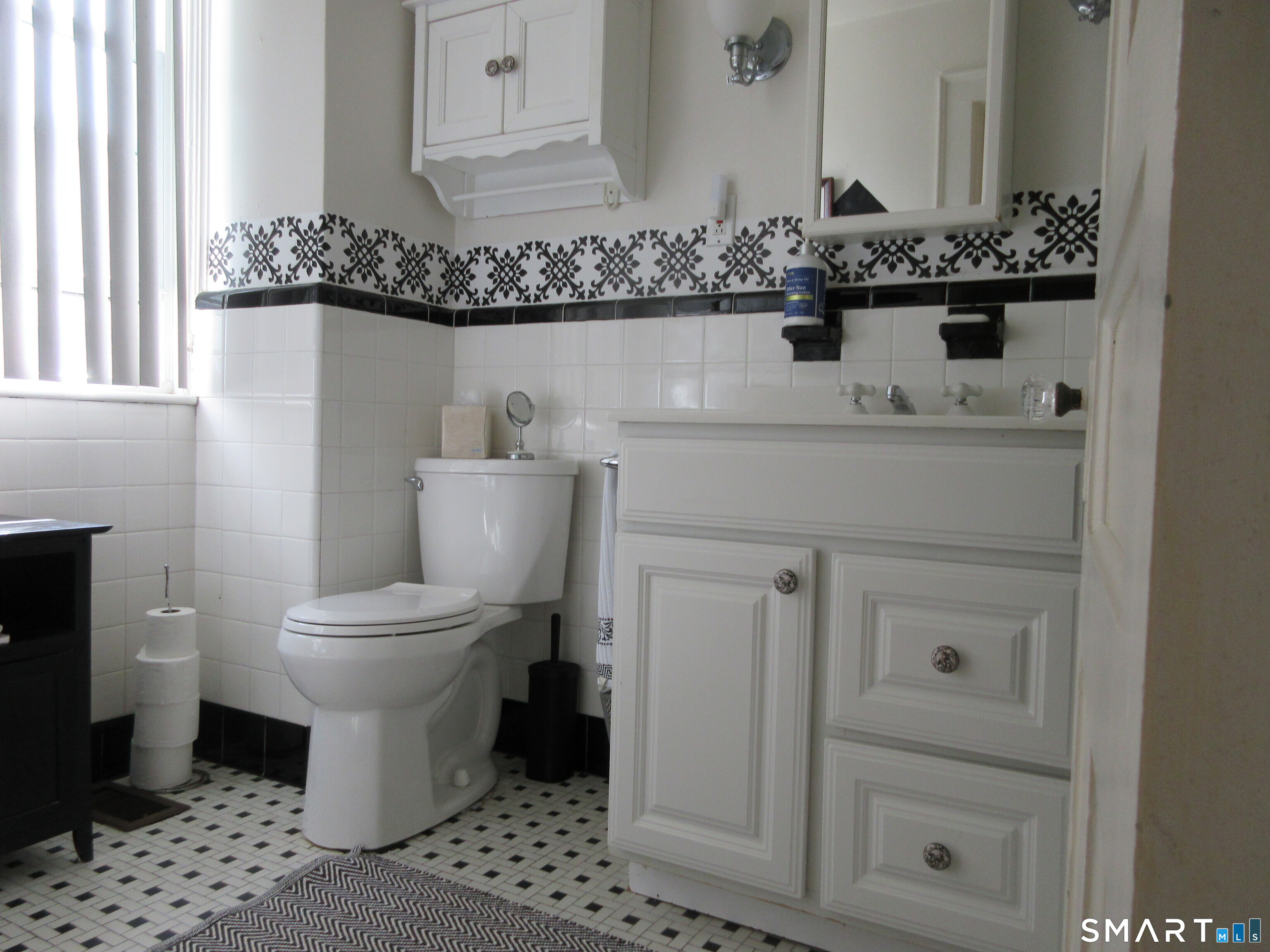 10 Elliott Avenue New London CT 06320