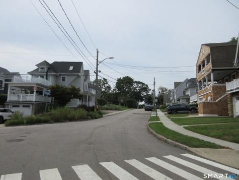 10 Elliott Avenue New London CT 06320