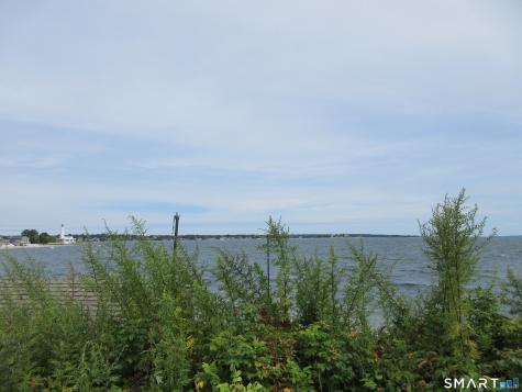 10 Elliott Avenue New London CT 06320