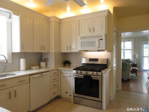 10 Elliott Avenue New London CT 06320