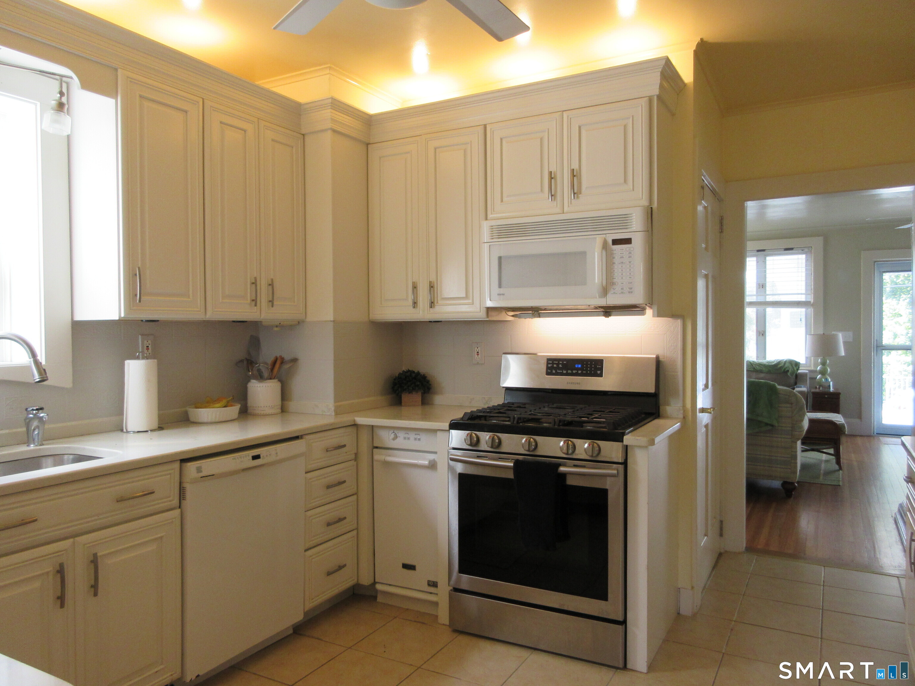 10 Elliott Avenue New London CT 06320