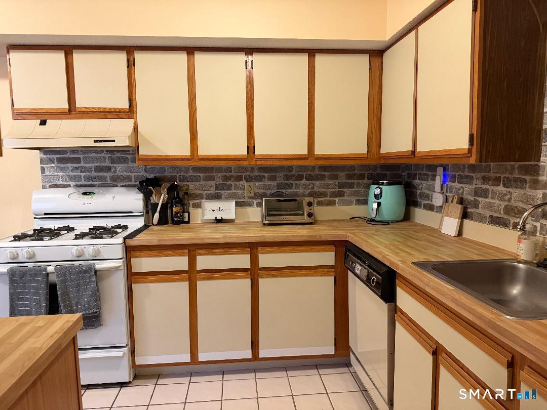 12 Talcott Forest Road Farmington CT 06032