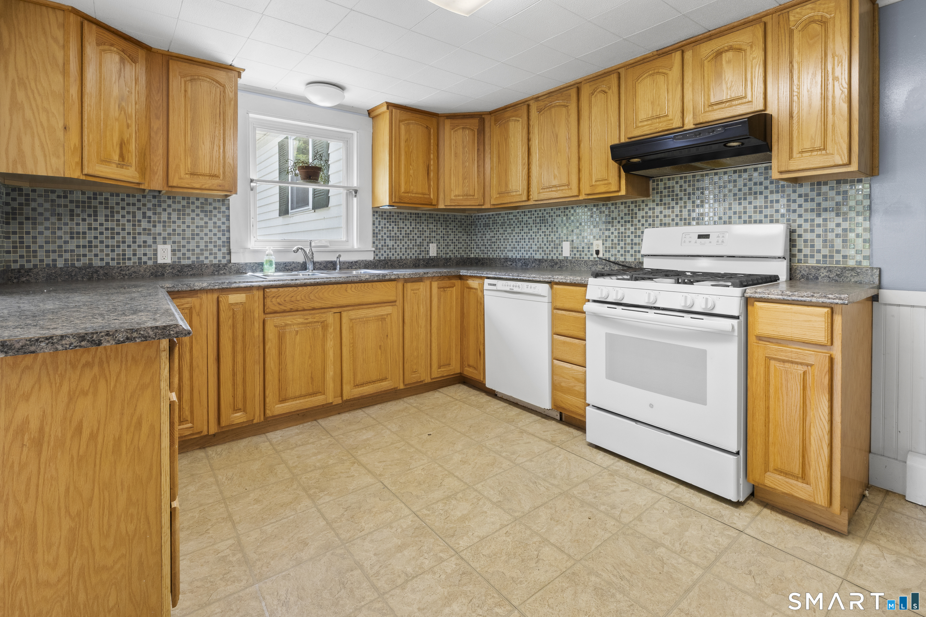 201 Main Street Hampton CT 06247