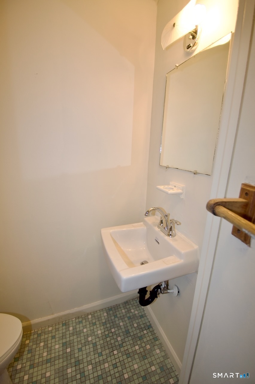 839 Blackstone Village Meriden CT 06450