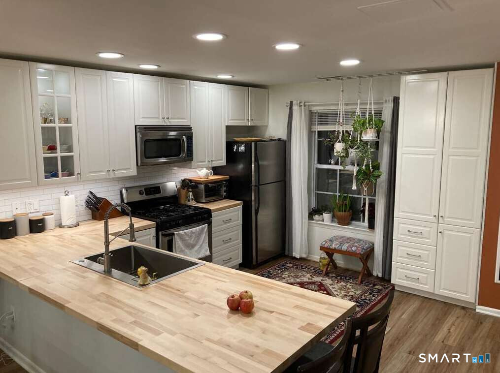 606 Foxboro Drive Norwalk CT 06851