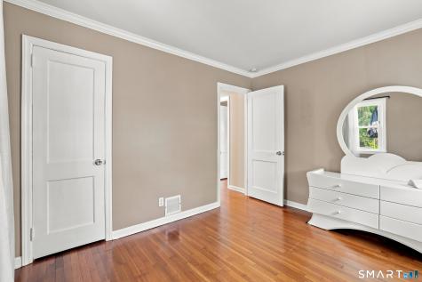 32 Van Buskirk Avenue Stamford CT 06902