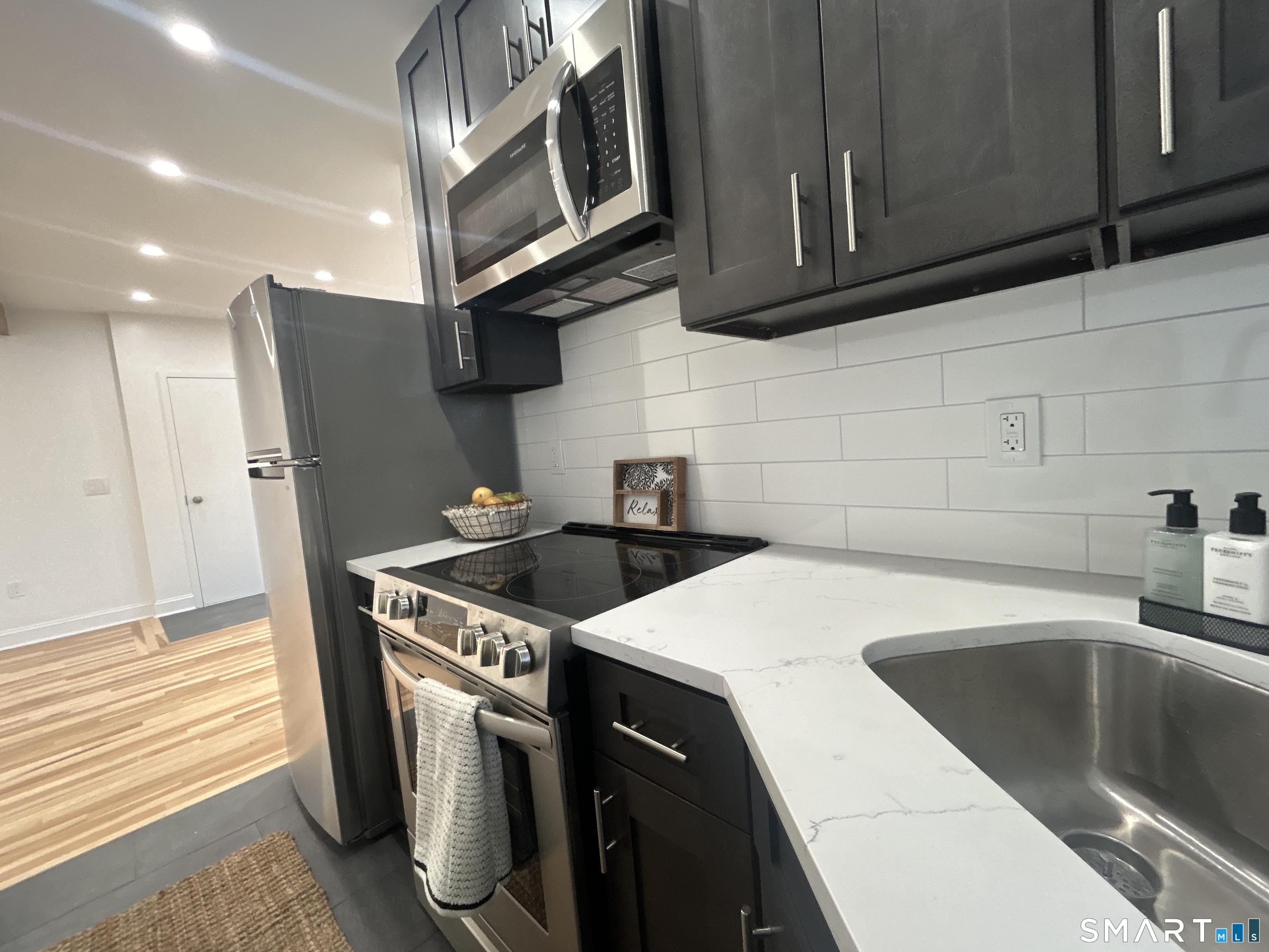 198 Montauk Avenue New London CT 06320
