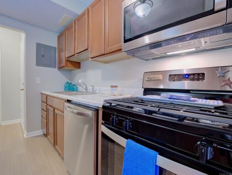 281 Gardner Avenue New London CT 06320