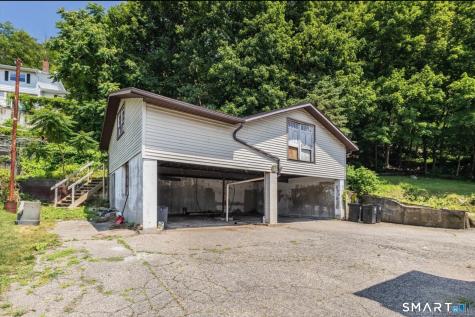 118 New Haven Avenue Derby CT 06418