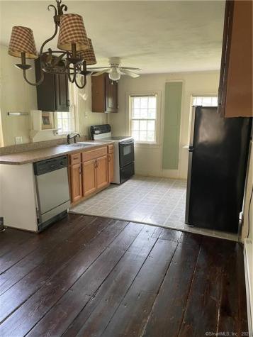 37 Dodgingtown Road Newtown CT 06470