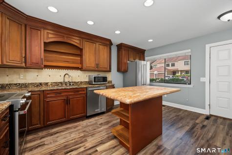 35 Deer Run Bethel CT 06801