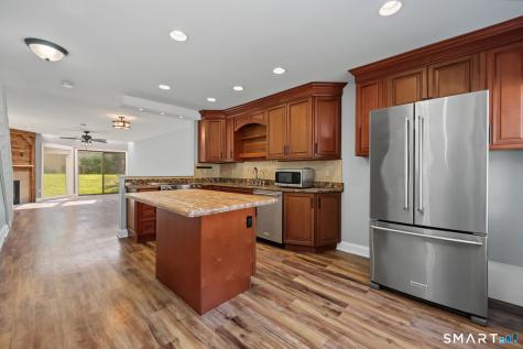 35 Deer Run Bethel CT 06801