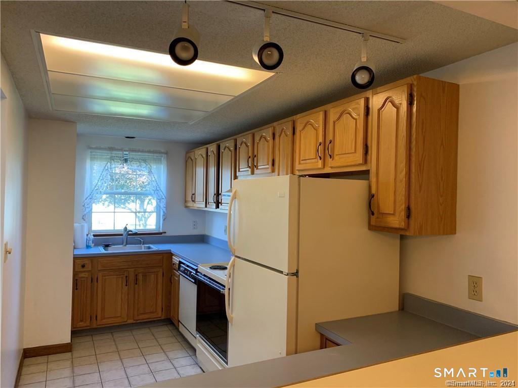 3 Jamie Lane Manchester CT 06042