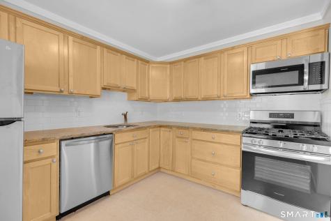 102 Salem Walk Milford CT 06460