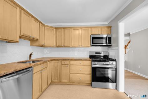 102 Salem Walk Milford CT 06460