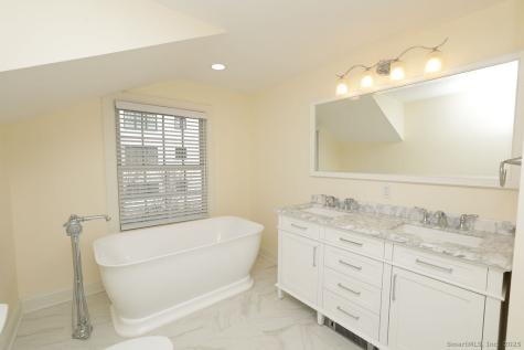 792 Farmington Avenue Farmington CT 06032