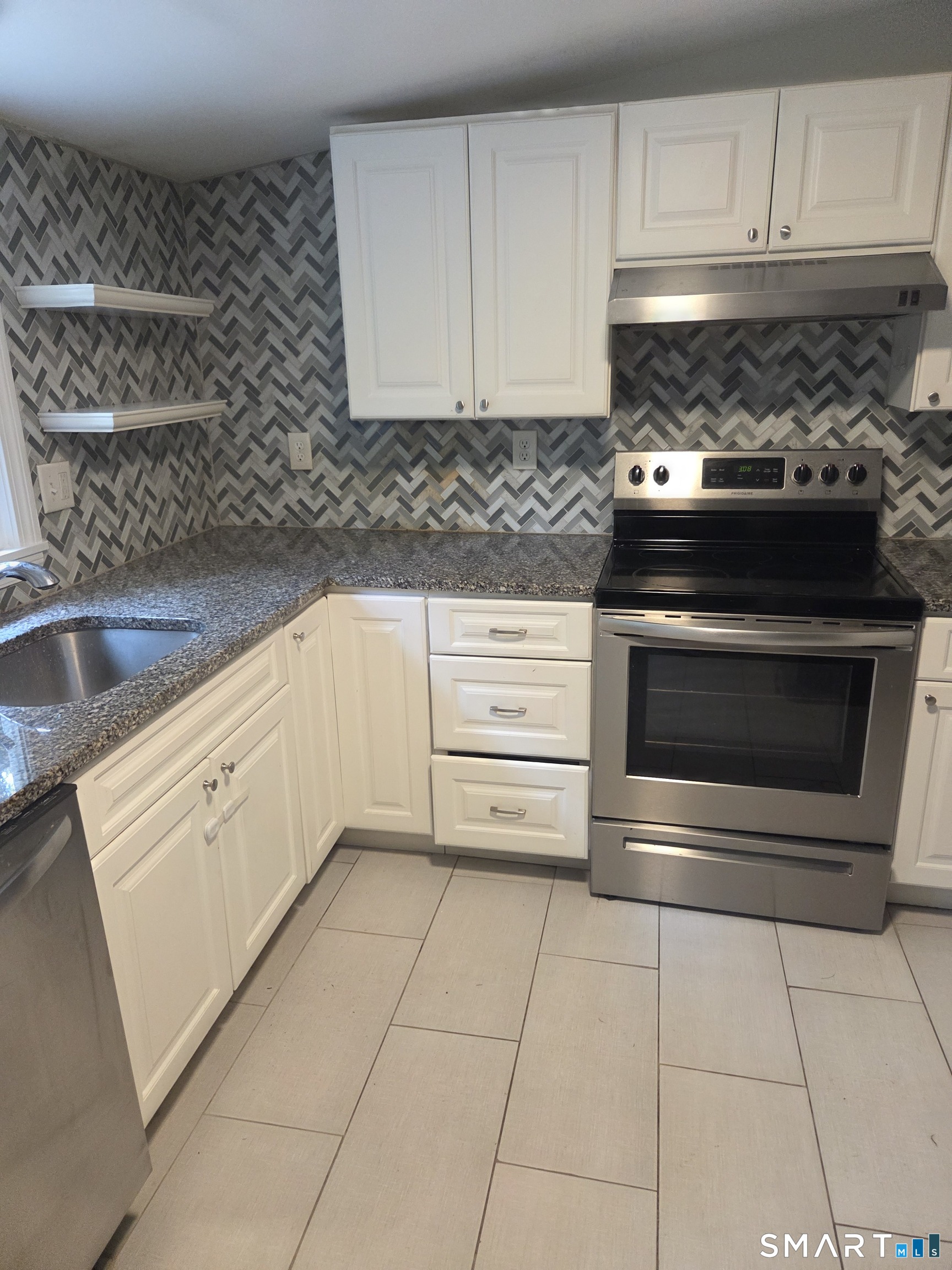 26 Seagraves Road Coventry CT 06238