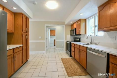 16 Harold Road Farmington CT 06032