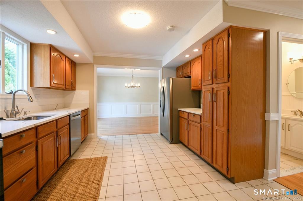 16 Harold Road Farmington CT 06032