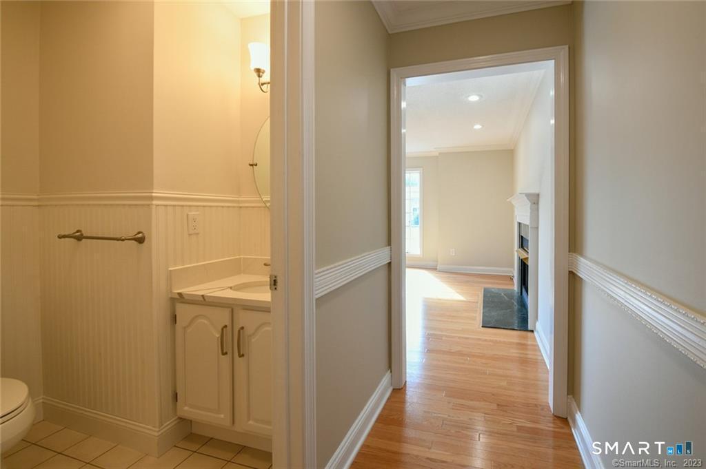 16 Harold Road Farmington CT 06032