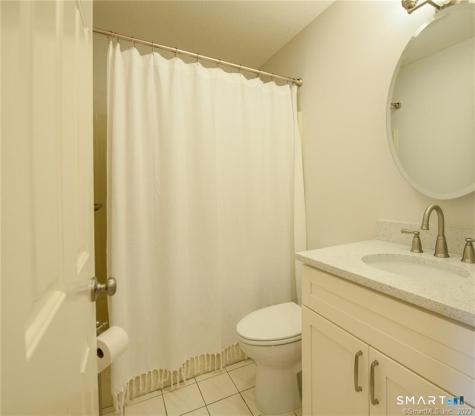 16 Harold Road Farmington CT 06032