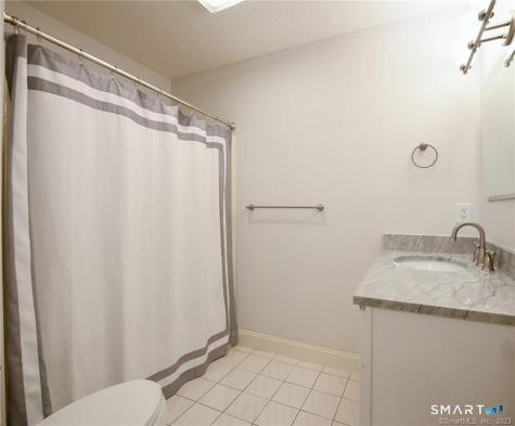 16 Harold Road Farmington CT 06032