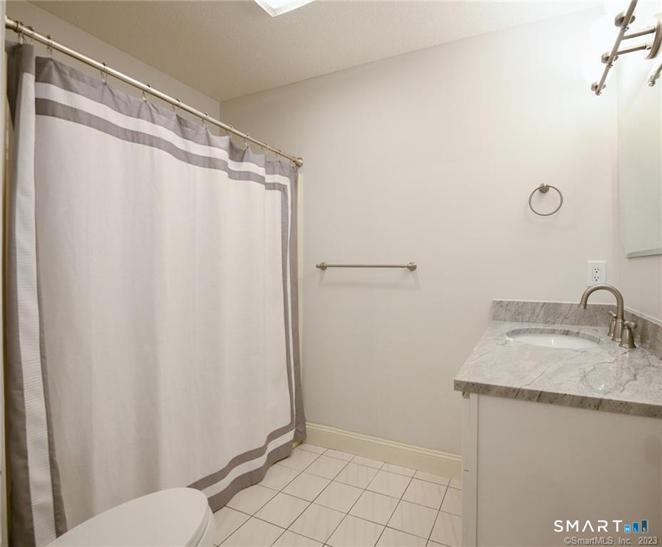 16 Harold Road Farmington CT 06032