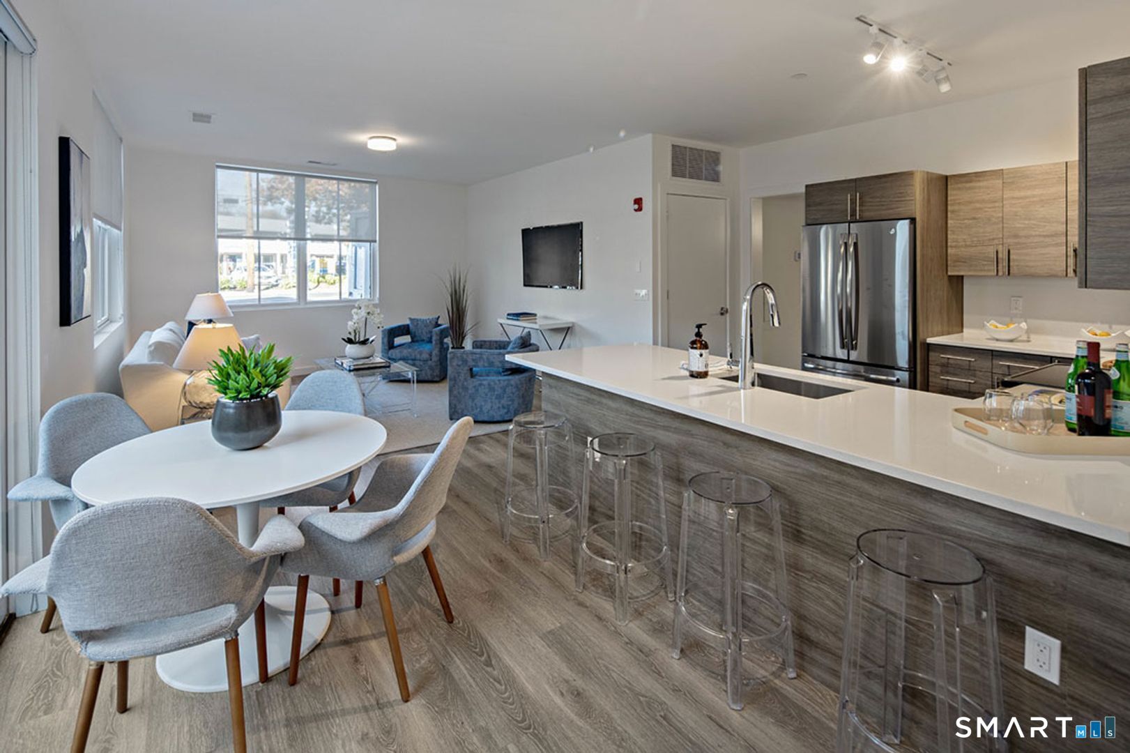 1675 Post Road Fairfield CT 06824