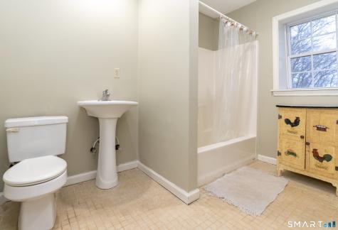 8 Oak Tree Lane Lyme CT 06371