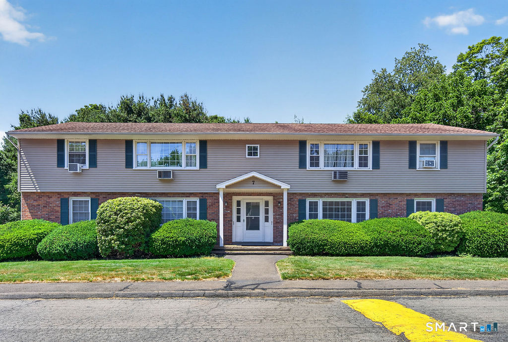1789 Foxon Road North Branford CT 06471