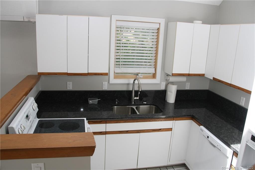48 Eastbrook Heights Mansfield CT 06250