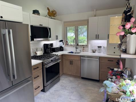81 Oswegatchie Road Waterford CT 06385