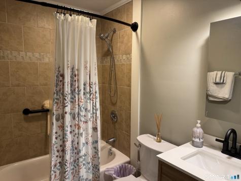 81 Oswegatchie Road Waterford CT 06385
