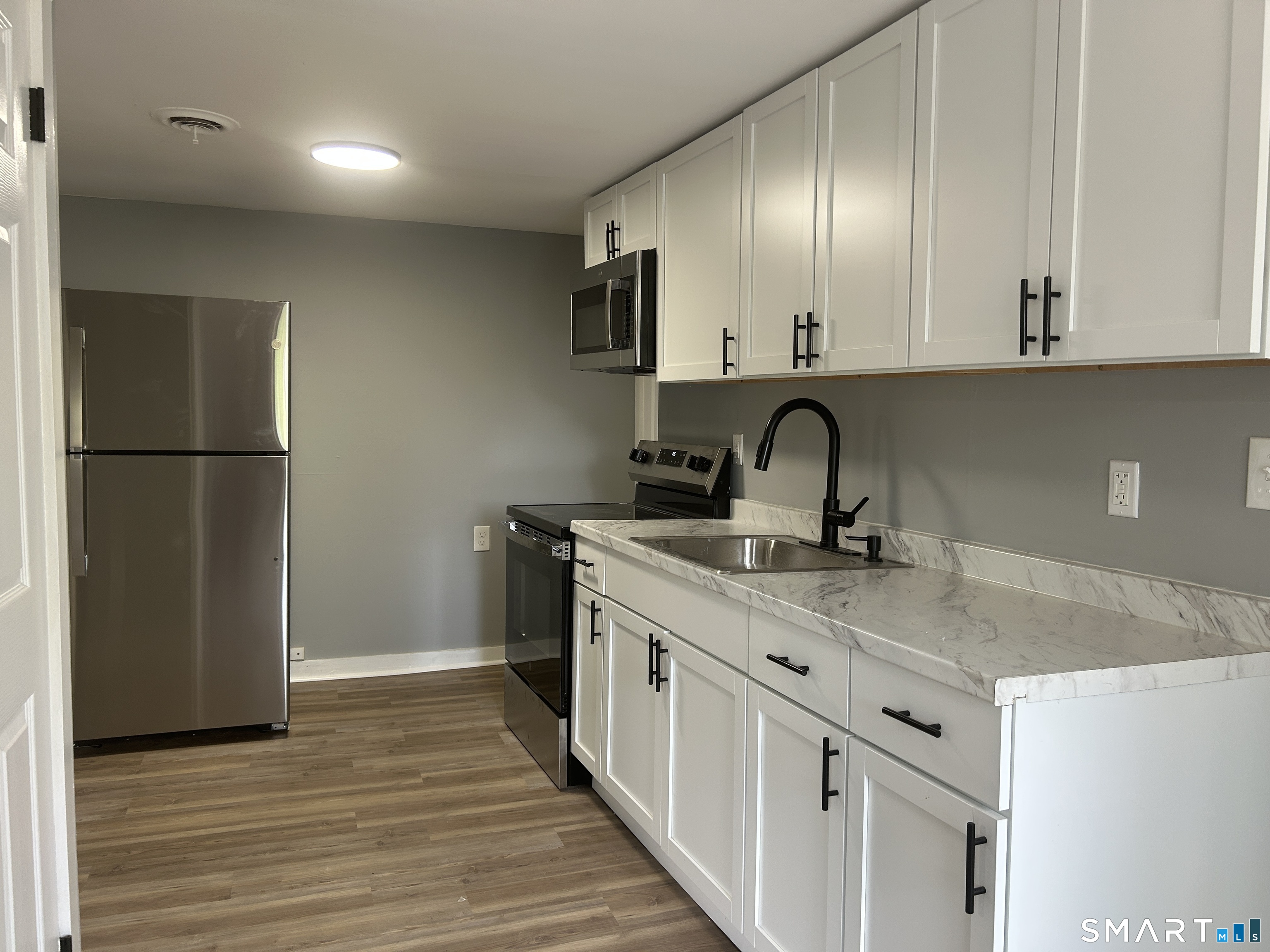 27 North Main Street Norwich CT 06360