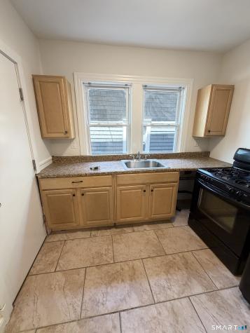28 Whitney Street Hartford CT 06105